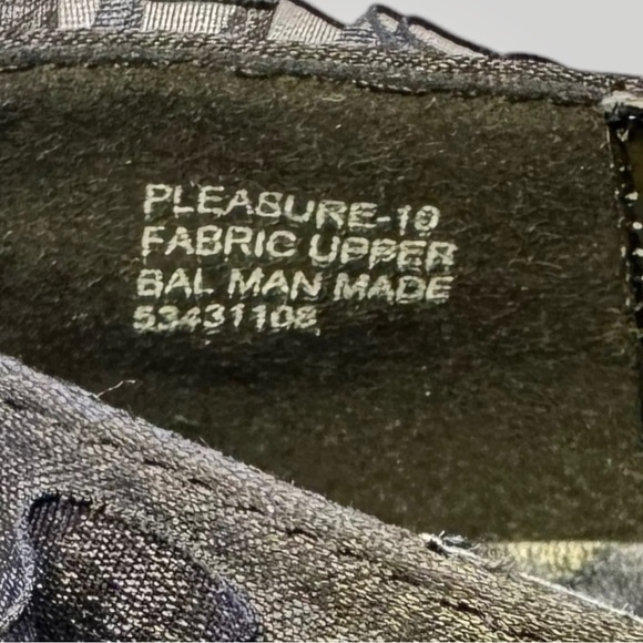 PinUp Couture Black Retro Heels - Picture 14 of 15